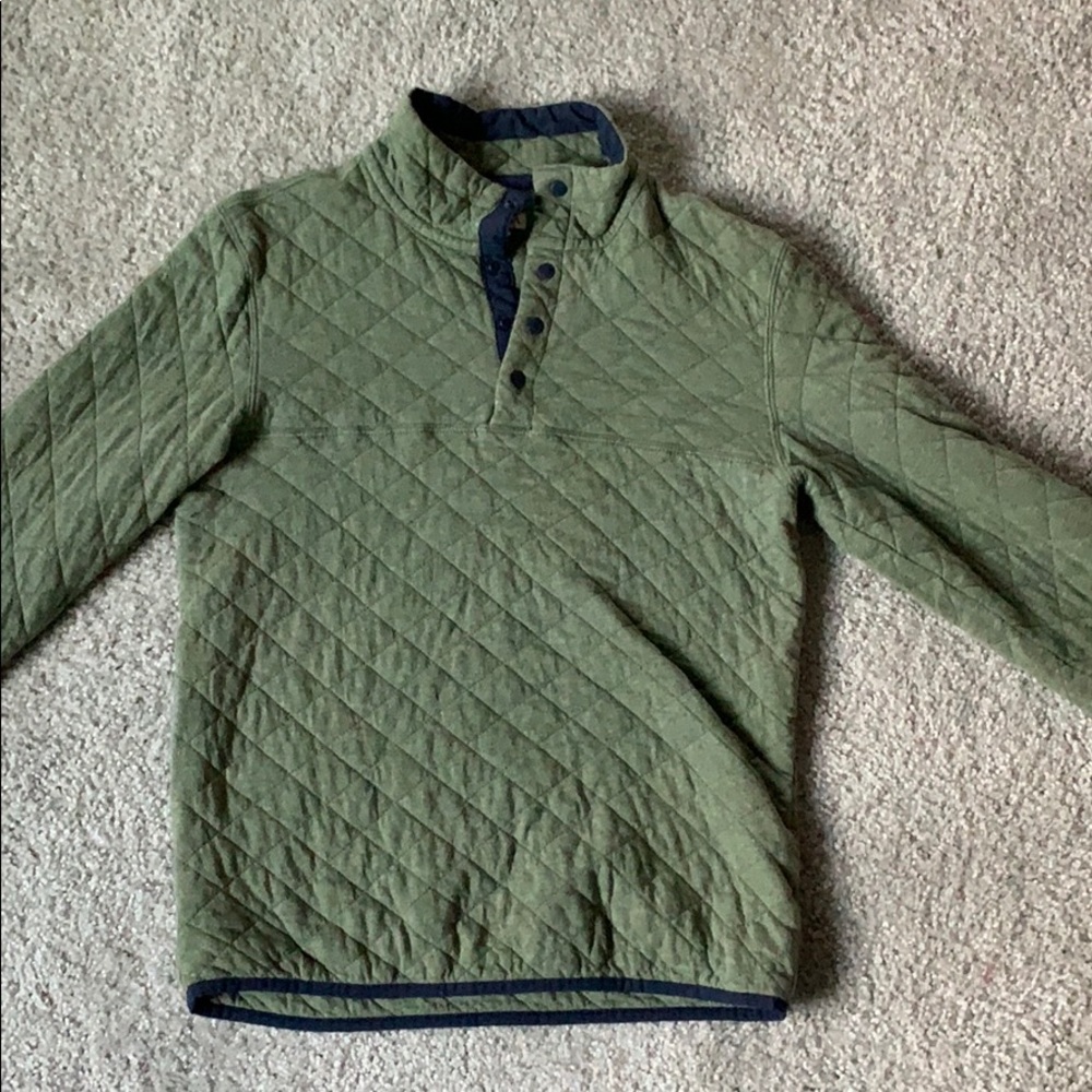 Green pullover
